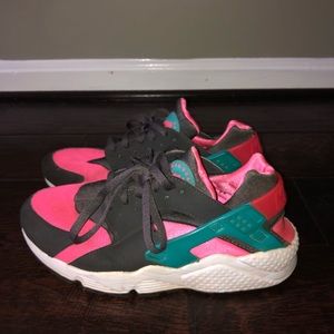 Nike “Hyper Pink” Huraches *RARE*